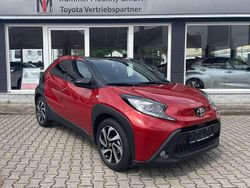 Chili red / black mica Neu 2025 Toyota Aygo Pulse Kleinwagen | 16.490 €