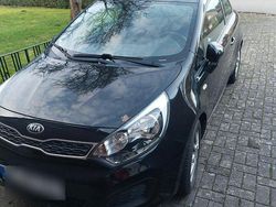 Schwarz Gebraucht 2013 Kia Rio DREAM-TEAM Edition Kleinwagen | 5.050 € (Fairer Preis)
