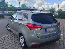 Grau Gebraucht 2013 Kia Carens Van / Kleinbus | 7.000 €