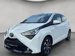 Pianosaweiß Gebraucht 2019 Toyota Aygo Basis Kleinwagen | 8.990 € (Fairer Preis)
