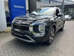 Kristallschwarz Neu 2025 Mitsubishi Outlander P-HEV Edition SUV | 51.200 €