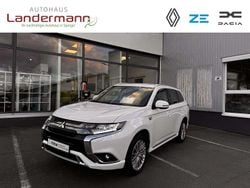 Weiß Gebraucht 2021 Mitsubishi Outlander P-HEV Limousine | 22.990 € (Fairer Preis)