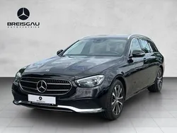Schwarz Gebraucht 2020 Mercedes E300 Avantgarde Kombi | 22.990 € (Fairer Preis)