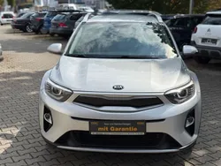 Silber Gebraucht 2018 Kia Stonic Vision SUV | 11.790 € (Fairer Preis)