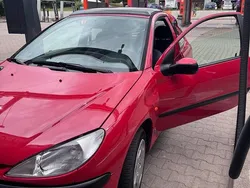 Rot Gebraucht 1999 Peugeot 206 Kleinwagen | 330 €