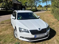 Weiß Gebraucht 2017 Skoda Superb Kombi | 10.750 € (Guter Preis)