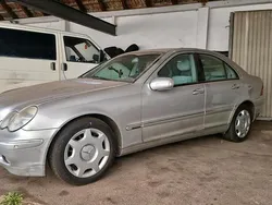 Grau Gebraucht 2002 Mercedes C200 Limousine | 1.700 €
