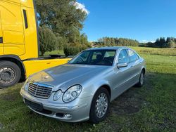 Grau Gebraucht 2002 Mercedes E220 Limousine | 3.100 € (Guter Preis)