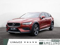 Rot Gebraucht 2021 Volvo V60 CC Pro Kombi | 35.890 € (Etwas zu teuer)