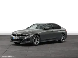Grau Gebraucht 2024 BMW 318 Limousine | 35.327 € (Fairer Preis)