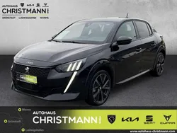 Lackierung schwarz perla nera/ Gebraucht 2023 Peugeot e-208 GT Kleinwagen | 21.990 € (Etwas zu teuer)