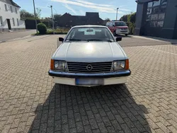 Weiß Gebraucht 1981 Opel Senator Limousine | 8.400 €