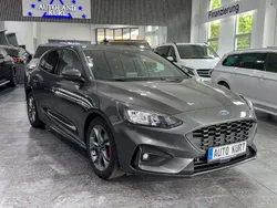 Grau Gebraucht 2020 Ford Focus ST-Line X Limousine | 15.900 € (Superpreis)