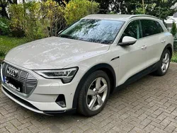 Beige Gebraucht 2020 Audi e-tron Advanced SUV | 38.950 € (Etwas zu teuer)