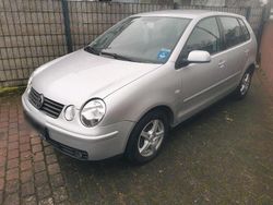 Silber Gebraucht 2005 VW Polo Kleinwagen | 1.650 € (Etwas zu teuer)