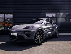 Grau Gebraucht 2024 Porsche Macan 4 Electric SUV | 111.999 €