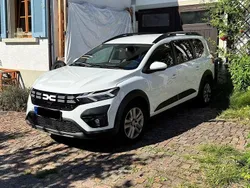 Weiß Gebraucht 2023 Dacia Jogger Expression Kombi | 15.400 € (Guter Preis)