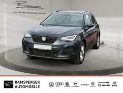 Grau (magnetic grau metallic/midnight schwarz ) Gebraucht 2024 Seat Arona FR SUV | 22.930 € (Fairer Preis)