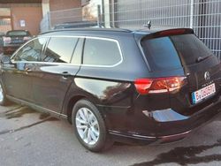 Deep black perleffekt Gebraucht 2021 VW Passat Business Kombi | 19.950 € (Guter Preis)