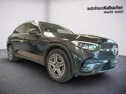 Grau Gebraucht 2024 Mercedes GLC200 SUV | 57.200 €