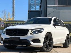 Weiß Gebraucht 2016 Mercedes GLC250 AMG line SUV | 25.900 € (Etwas zu teuer)
