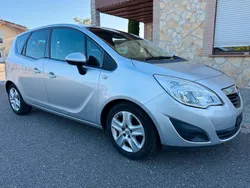 Silber Gebraucht 2011 Opel Meriva Van / Kleinbus | 3.750 € (Fairer Preis)
