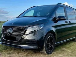 Grau Gebraucht 2024 Mercedes V250 Style Van / Kleinbus | 69.500 €