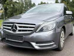 Grau Gebraucht 2012 Mercedes B200 Van / Kleinbus | 7.600 € (Fairer Preis)