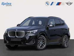 Saphirschwarz Neu 2025 BMW iX1 M Sport SUV | 58.890 € (Fairer Preis)