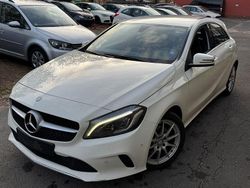 Weiß Gebraucht 2016 Mercedes A160 Urban Limousine | 8.888 € (Teuer)