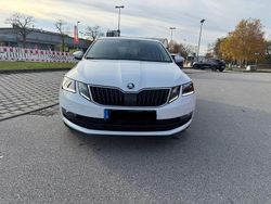 Weiß Gebraucht 2017 Skoda Octavia Style Limousine | 15.200 € (Fairer Preis)