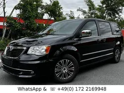 Schwarz Gebraucht 2015 Lancia Voyager S Van / Kleinbus | 15.400 € (Fairer Preis)