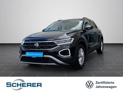 Deep black perleffekt (metallic) Gebraucht 2024 VW T-Roc Life SUV | 21.899 € (Guter Preis)