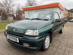Grün Gebraucht 1994 Renault Clio Kleinwagen | 2.490 €
