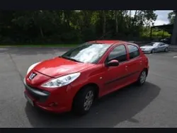 Rot Gebraucht 2009 Peugeot 206 Kleinwagen | 2.800 € (Fairer Preis)