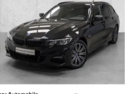 Saphirschwarz Gebraucht 2022 BMW 320e M Sport Kombi | 29.980 € (Fairer Preis)