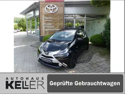 Midnight schwarz mica Gebraucht 2017 Toyota Aygo X-wave Kleinwagen | 9.890 € (Fairer Preis)