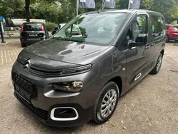 Grau Gebraucht 2022 Citroën Berlingo Feel Van / Kleinbus | 17.990 € (Etwas zu teuer)