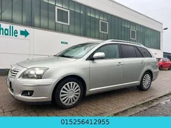 Silber Gebraucht 2006 Toyota Avensis Sol Kombi | 1.800 € (Guter Preis)