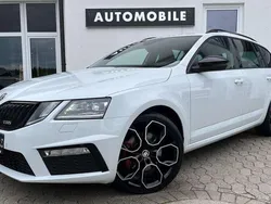 Moonweiss metallic Gebraucht 2020 Skoda Octavia RS Kombi | 27.879 € (Guter Preis)