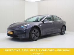 Grau Gebraucht 2020 Tesla Model 3 Standard Range Limousine | 21.400 € (Guter Preis)