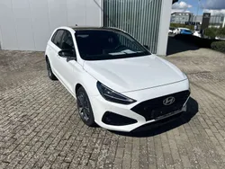 Weiß Gebraucht 2024 Hyundai i30 Advantage Limousine | 26.890 € (Fairer Preis)