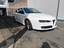 Weiß Gebraucht 2009 Alfa Romeo 159 Ti Kombi | 8.450 €