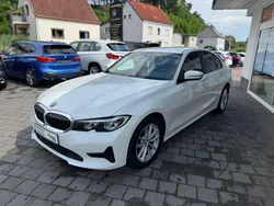 Weiß Gebraucht 2019 BMW 318 Limousine | 20.900 € (Fairer Preis)