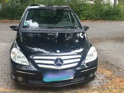 Schwarz Gebraucht 2025 Mercedes B200 Van / Kleinbus | 3.200 €