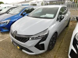Grau Gebraucht 2023 Renault Clio V Techno Limousine | 22.750 € (Etwas zu teuer)
