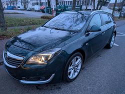 Grün Gebraucht 2016 Opel Insignia Kombi | 5.950 € (Guter Preis)