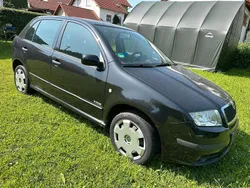 Schwarz Gebraucht 2005 Skoda Fabia Kleinwagen | 1.400 €