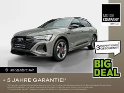 Grau Gebraucht 2023 Audi e-tron Comfort SUV | 46.390 €
