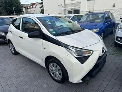 Weiß Gebraucht 2018 Toyota Aygo Kleinwagen | 8.590 € (Fairer Preis)